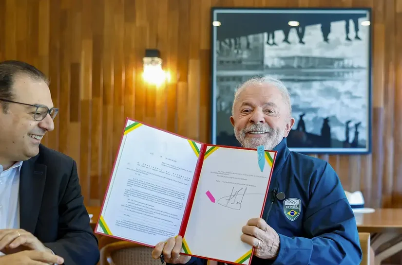 Lula sanciona lei que garante renovação automática da CNH