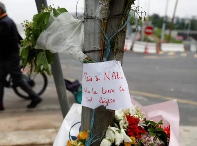 Quem era jovem morto pela polícia que desencadeou protestos na França