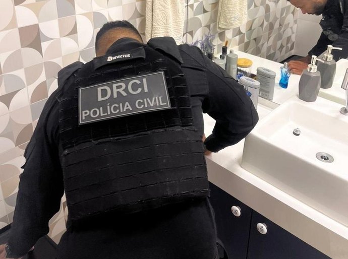Polícia Civil cumpre mandados contra autores de ataques e difamações a autoridades públicas em rede social