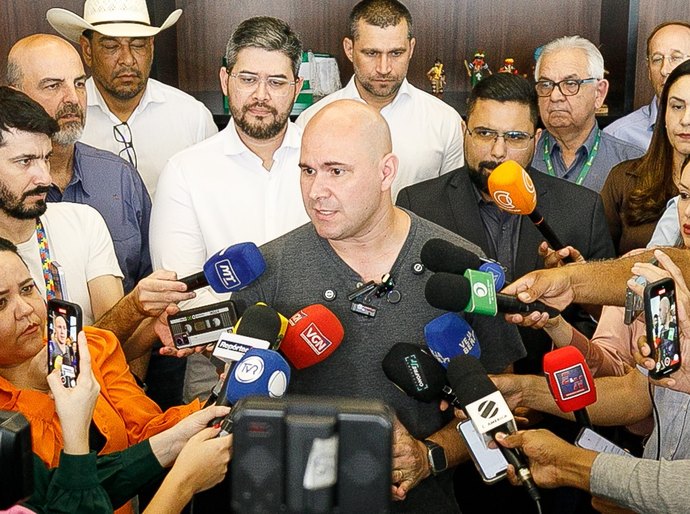 Rombo histórico força Abilio a demitir 60 e criar supersecretaria em Cuiabá