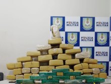 PM prende traficante e apreende 52 tabletes de maconha e pasta base de cocaína