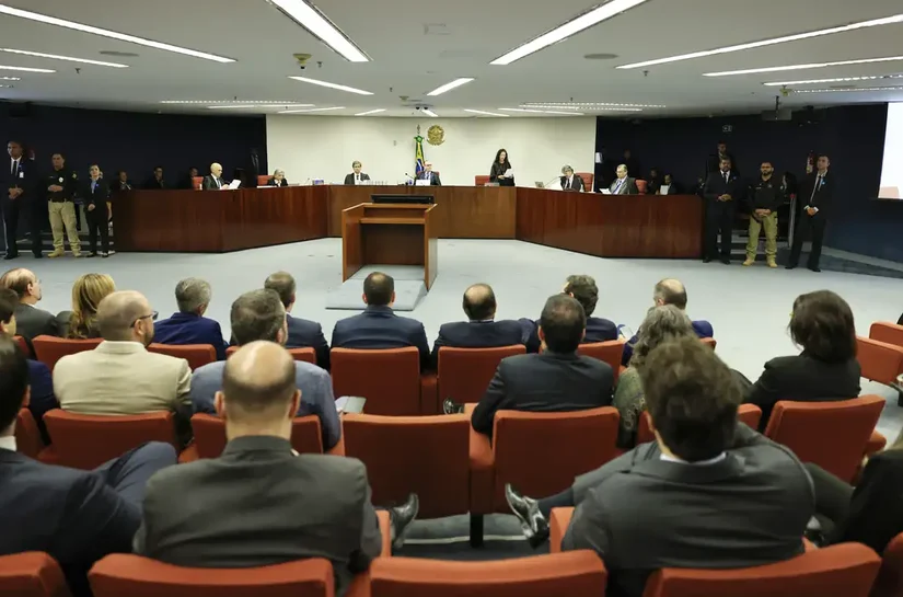STF terá sessões extras para julgamento de Bolsonaro