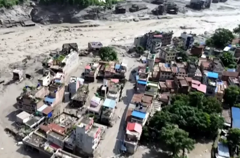 Avalanche de lama na fronteira do Nepal com o Tibete deixa 98 mortos e centenas de desaparecidos