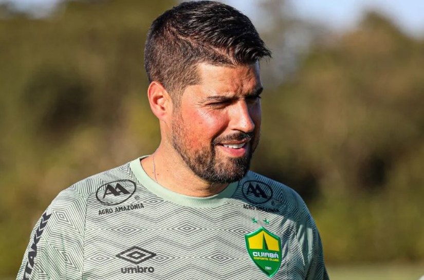 Corinthians acerta com António Oliveira e deve pagar multa milionária ao Cuiabá; veja valor