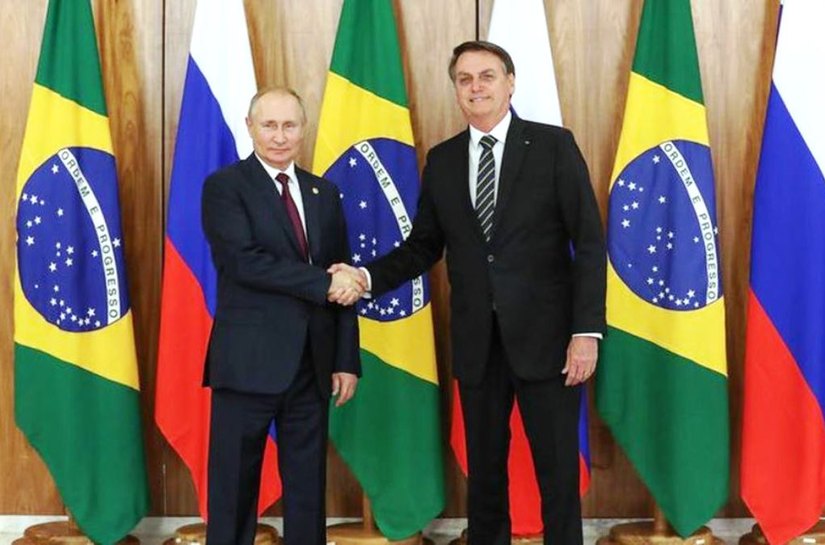 Governo discutirá em Moscou cooperação “técnico militar” com Rússia