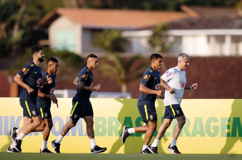 Seleção brasileira faz primeiro treino para estreia nas eliminatórias