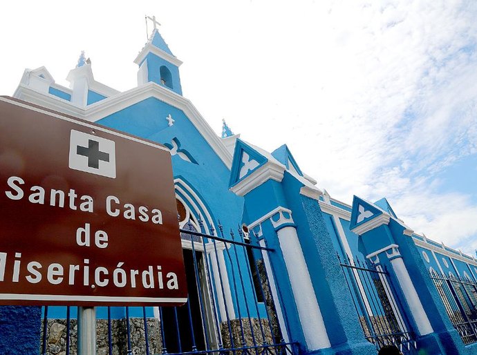 Governador de MT anuncia solução para prédio da Santa Casa