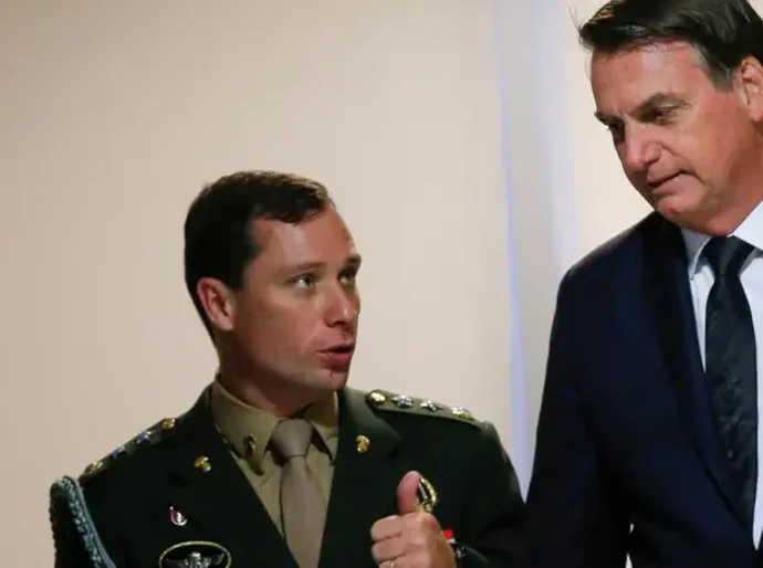 Como um cartão falso de vacina da covid se tornou o germe da condenação de Bolsonaro
