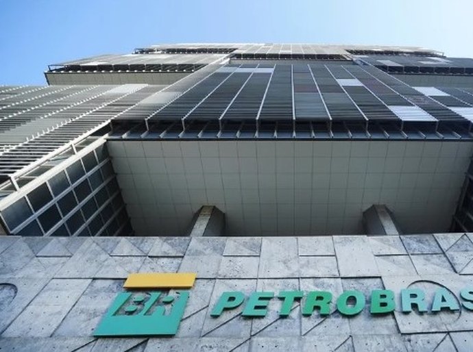Acionistas da Petrobras aprovam distribuição de 50% dos dividendos extraordinários