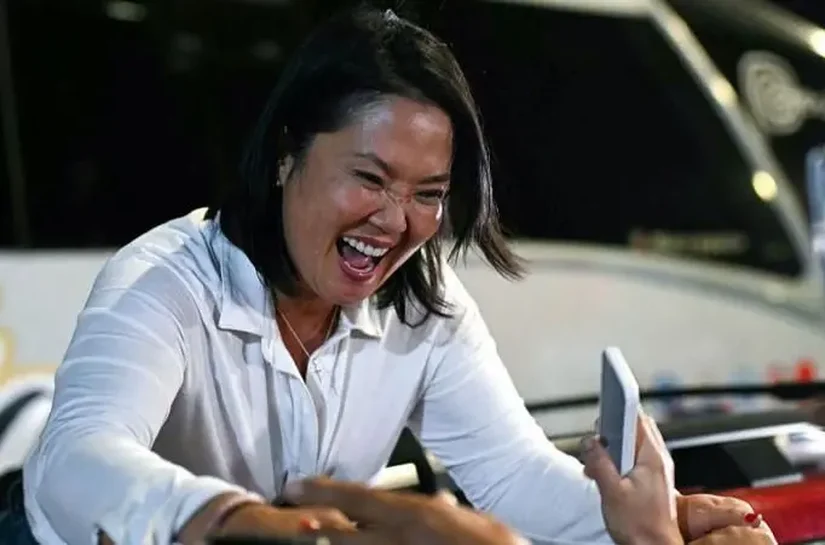 Keiko Fujimori alcança vantagem irreversível e deve ser confirmada vencedora no Peru, mas Sánchez ainda contesta resultado