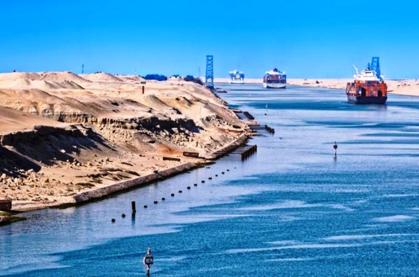 Navio encalhado no Canal de Suez: por que incidente pode piorar crise econômica global