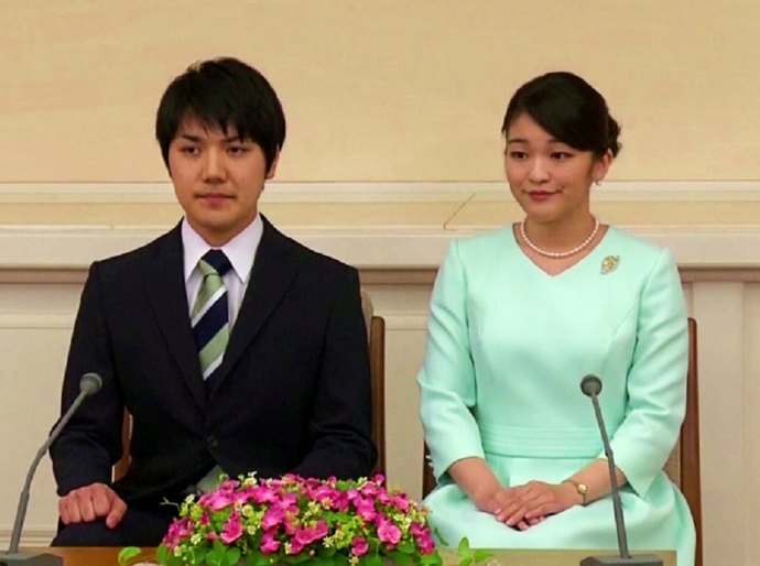 Ex-princesa japonesa deixa o país e se muda para os EUA depois de se casar