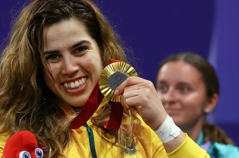 Ouro no parataekwondo, Carol Moura começou no esporte após assalto