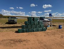 Forças de segurança apreendem avião com 1 tonelada de cocaína e causam prejuízo de R$ 28 milhões às facções criminosas