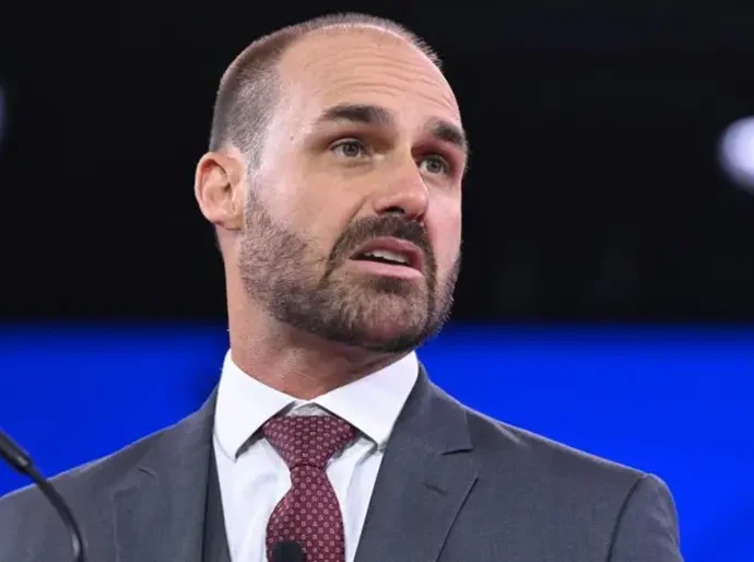 PGR pede que Moraes abra ação contra Eduardo Bolsonaro por atuação nos EUA