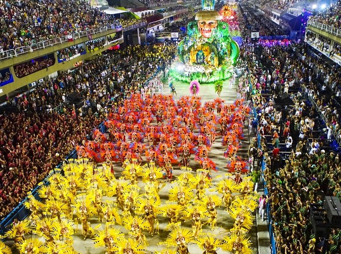 Sete escolas desfilam pelo Grupo Especial do Rio neste domingo