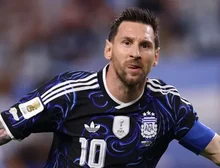 Messi entra, amplia recorde, e Argentina bate Jordânia para passar com 100%