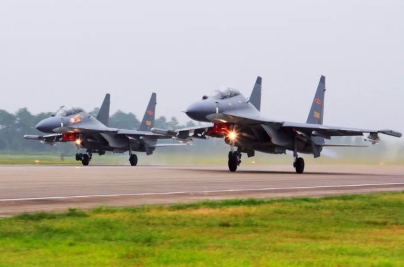 China e Rússia fazem manobras militares conjuntas sobre o Mar do Japão