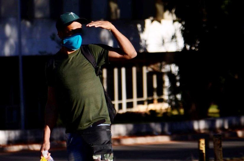 Brasil tem 1.187 mortes por coronavírus em 24 horas e passa de 1,7 milhão de infectados, mostra consórcio de veículos de imprensa