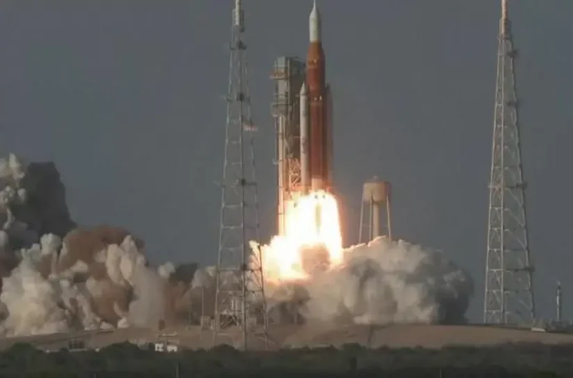 Lançamento da Artemis 2: nave da 1ª viagem à órbita da Lua em mais de 50 anos decola com sucesso