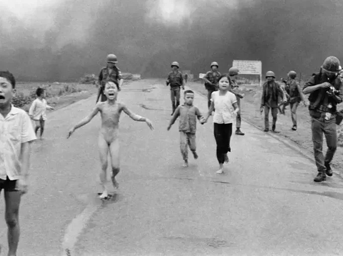 A polêmica por trás da autoria de uma das fotos mais famosas da história