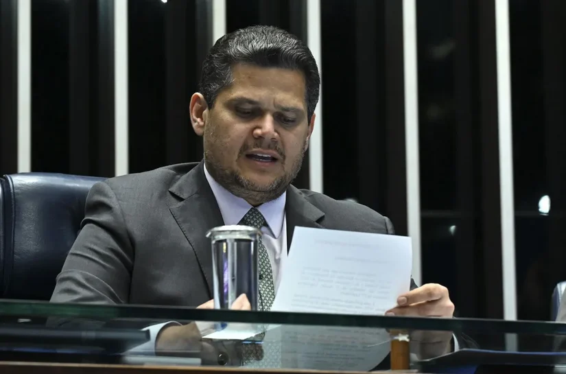 Alcolumbre é surpreendido e resiste à sabatina de Messias a curto prazo