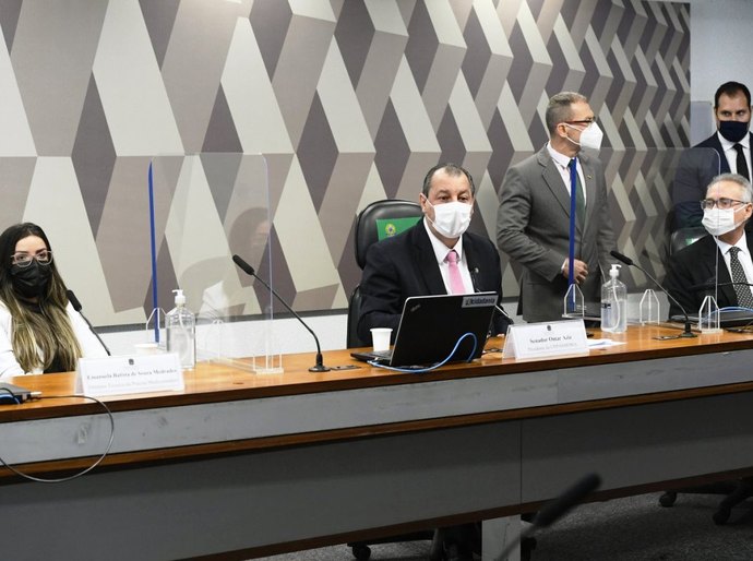 CPI suspende sessão e aciona STF após silêncio de diretora da Precisa