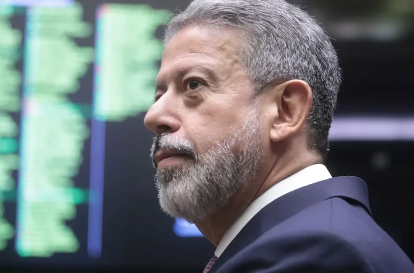 PF realiza operação contra desvios de emendas parlamentares; assessora de Lira na Câmara é alvo