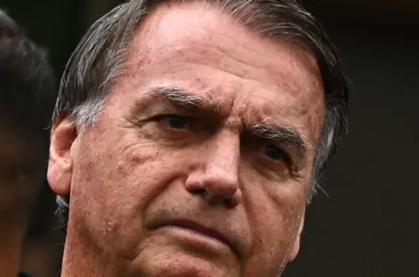 Defesa de Bolsonaro usa voto de Fux para pedir redução da pena