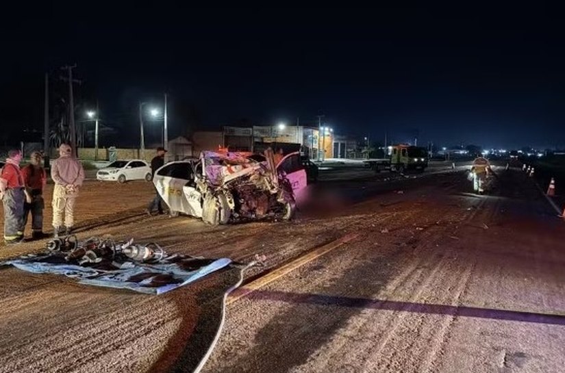 Acidente envolvendo Prisma e Carreta no KM 840 da BR-163 mata 4 em MT na madrugada de segunda feira, 23