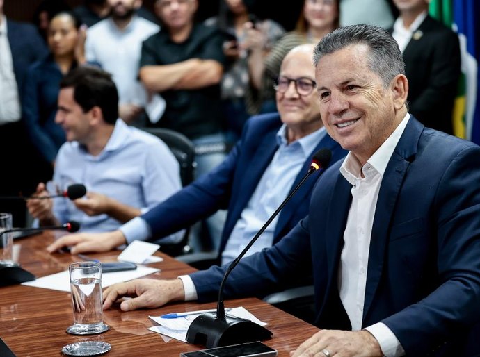 Governador de MT autoriza free shop em Cáceres; lei será enviada à Assembleia