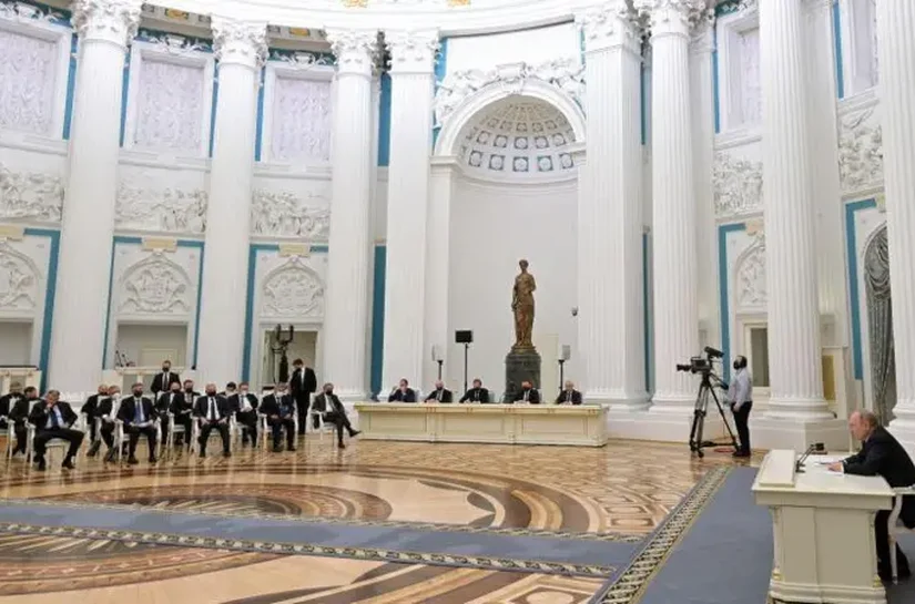 As táticas de Putin para manter o apoio dos bilionários russos