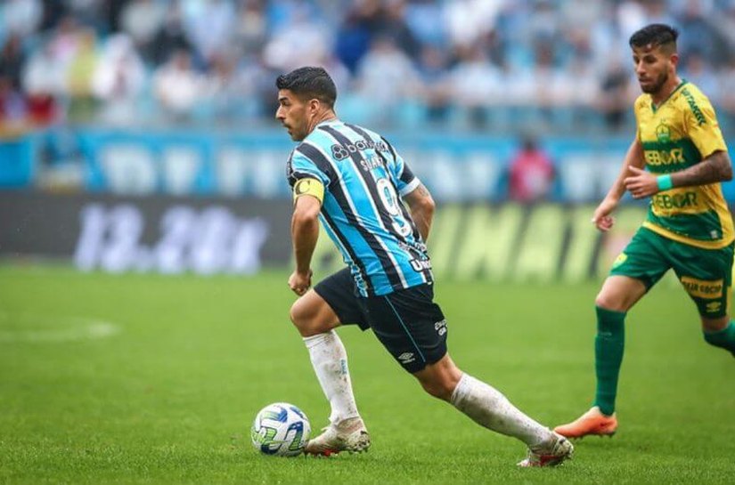 Suárez marca 1º gol no Brasileirão, mas Grêmio deixa Red Bull