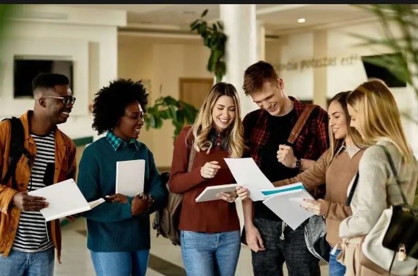 'Pé-de-meia' para estimular formação de professores terá bolsa de R$ 1.050 para universitários