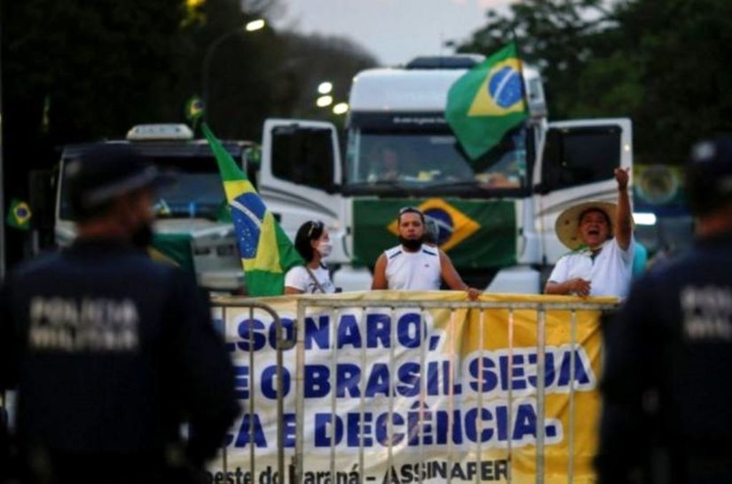 Seis momentos-chave do bloqueio de caminhões que ameaça parar o país
