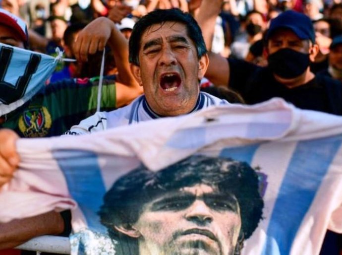 Morre Diego Maradona: o choque e a dor na Argentina com a perda do 'Deus do futebol'