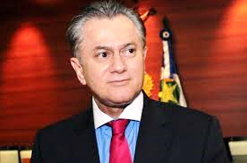 Veja Decisão: Desembargador aceita ação do MP/MT e determina que Emanuel cumpra decreto de Mauro Mendes