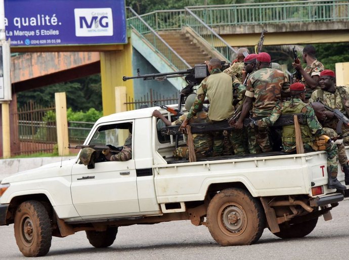Grupo de militares protagoniza golpe de Estado na Guiné e detém o presidente