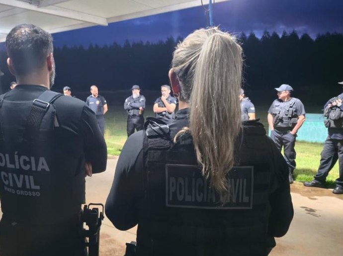 Polícia Civil deflagra operação e cumpre 52 mandados contra integrantes de facção criminosa