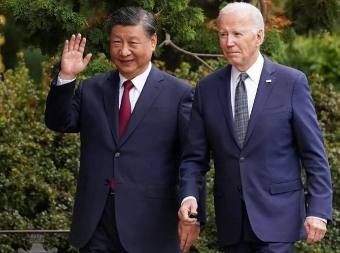 Presidente chinês alerta Biden que EUA estão “criando riscos” com tecnologia