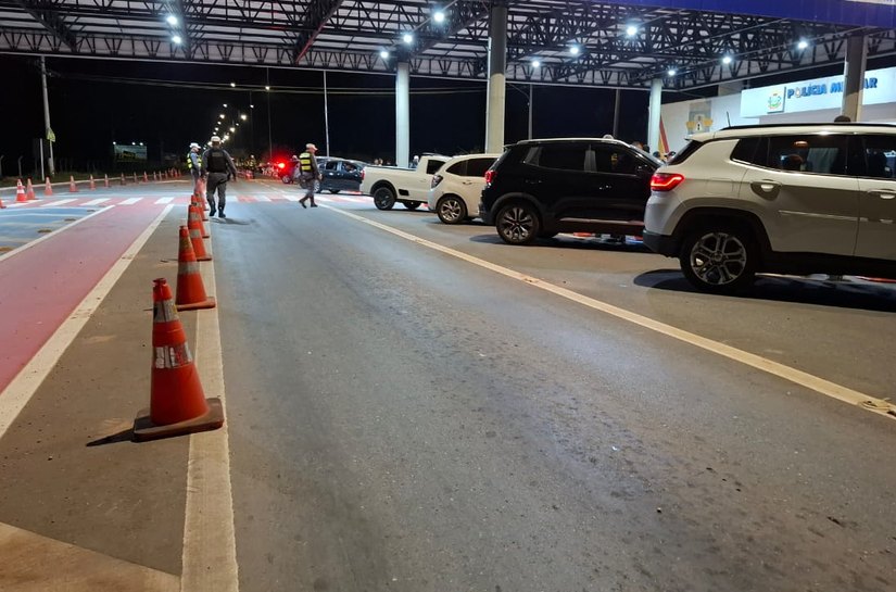 Operação Lei Seca termina com quatro condutores presos e 18 veículos removidos na Estrada de Chapada