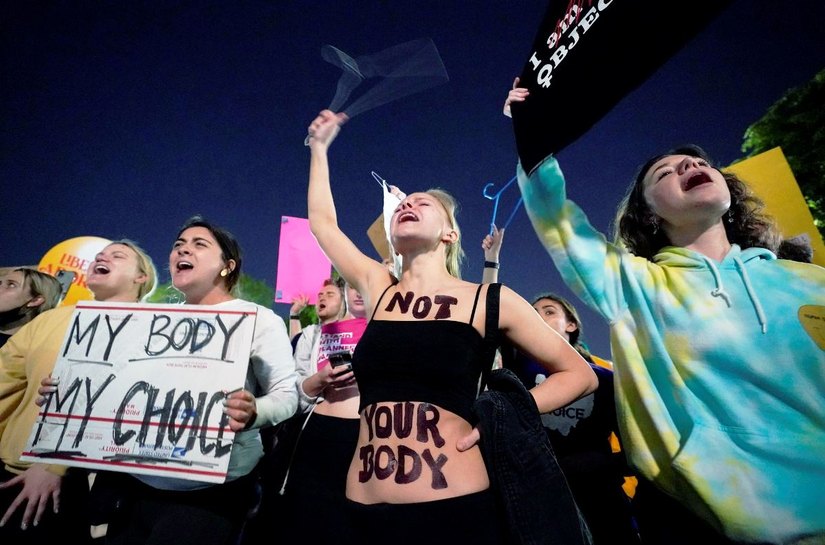 A Suprema Corte dos Estados Unidos está se preparando para revogar o direito ao aborto, de acordo com um projeto de lei