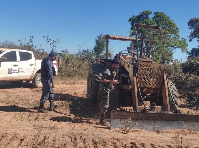 Sema apreende seis máquinas utilizadas em desmatamento ilegal na região Norte Araguaia em MT