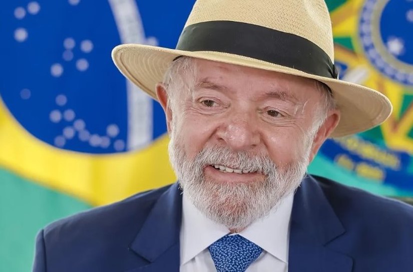 Lula afaga Forças Armadas, cita “Xandão” e minimiza ausências em discurso do 8/1