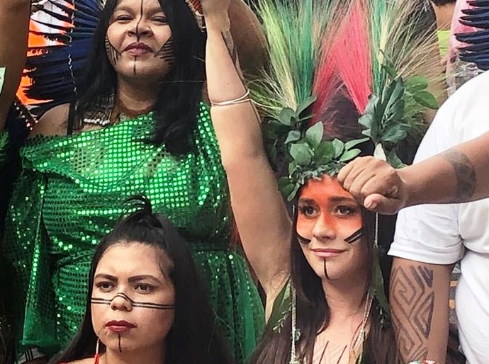 Sabrina Sato, Cláudia Leitte, Alessandra Negrini e outras famosas marcam 2º dia de pré-carnaval de rua de São Paulo