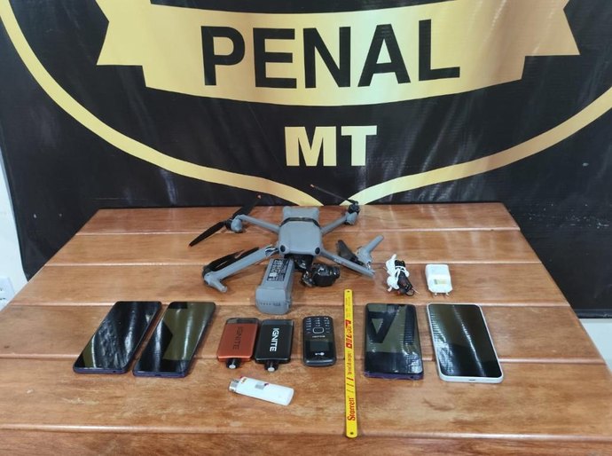 Polícia Penal intercepta drone com carga de telefones e acessórios na penitenciária da Mata Grande