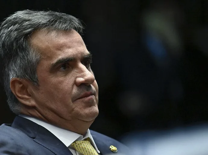 Ciro barra aliança da federação PP-União Brasil com Flávio Bolsonaro