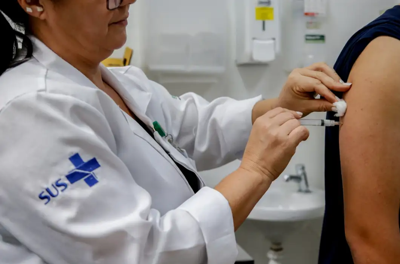 SES alerta para baixa vacinação contra a gripe entre grupos prioritários e estratégicos em MT