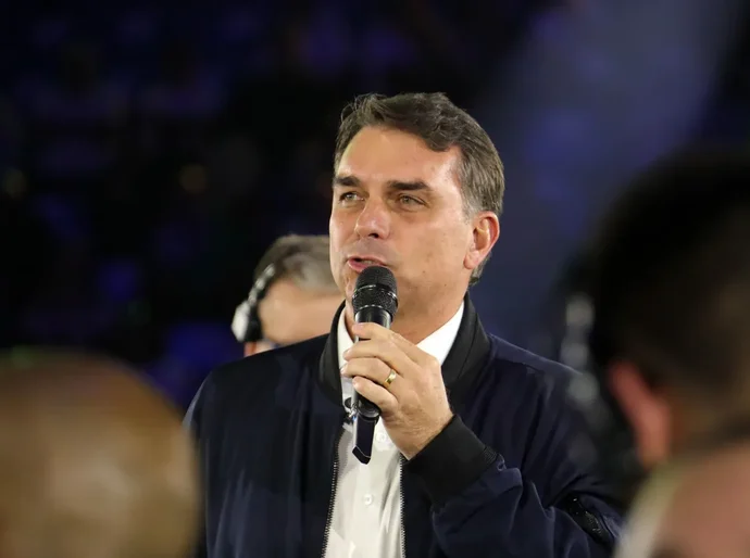 TSE suspende sistema de filiação após mudança de partido de Flávio
