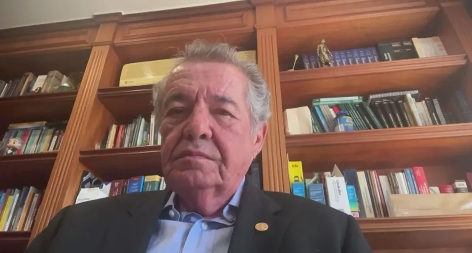 Mello diz se arrepender de apoiar indicação de Moraes ao STF